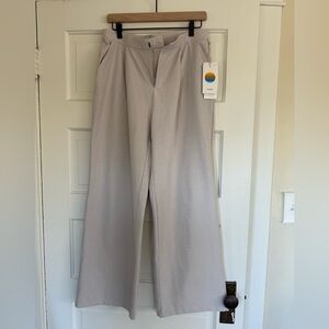 NWT Vuori ‘Elevation’ trousers
Size L
Ecru heather